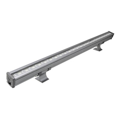 XFLOW Světlomet venkovní reflektor, materiál hliník stříbrná, krycí sklo tvrzené, LED 24W, 3040lm, teplá 3000K, UGR<16, 230V, IK08, IP65, vyzař. úhel 15°x60°, Ra80, tř.1+tř.3, 54x110x1000mm, vč tra