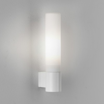 BARI Nástěnné svítidlo, základna kov, povrch bílá, difuzor sklo opál, pro žárovku 40W, G9, 230V, do koupelny IP44, tř.2, rozměry h=205mm, l=60mm