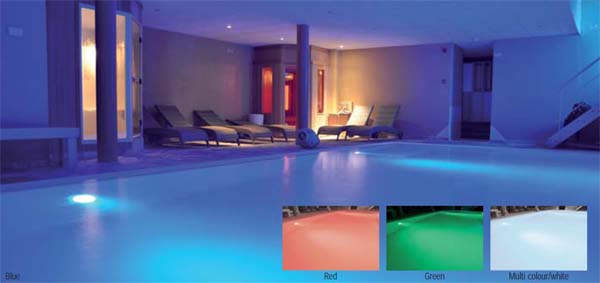 LED RGB osvětlení bazénu.